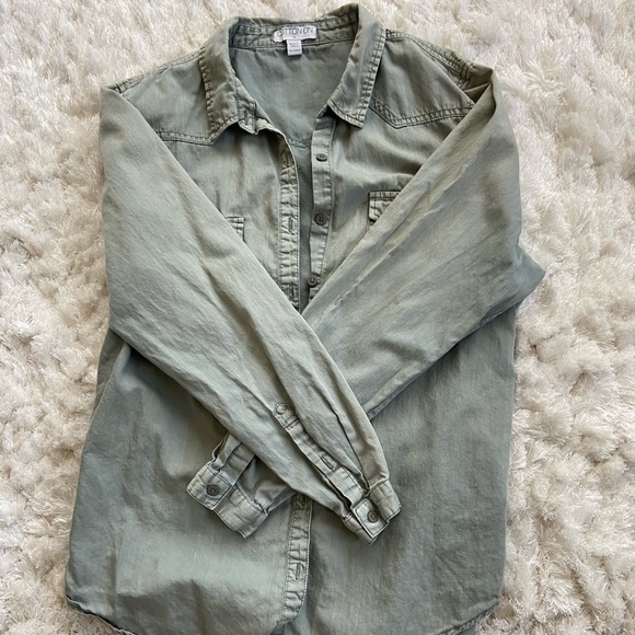 Cotton on long sleeve button up. - Picture 2 of 2